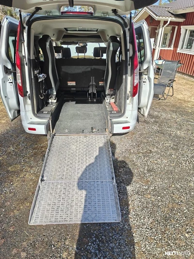 Ford Grand Tourneo Connect 2015, photo 4/18