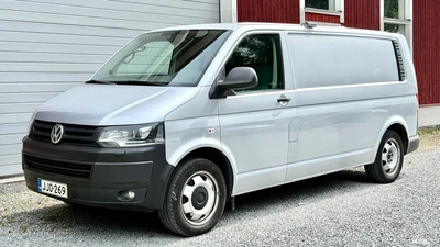 Volkswagen Transporter 2015, kuva 2/10
