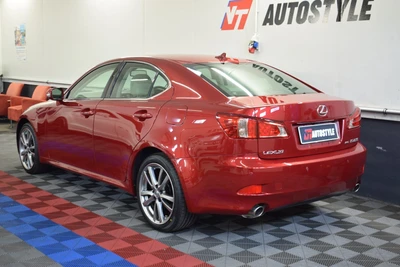 Lexus IS 2012, kuva 5/27