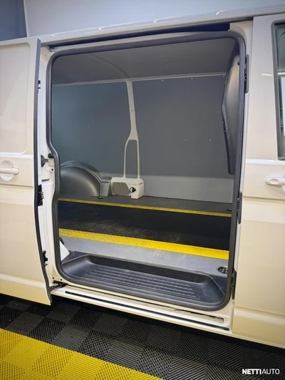 Volkswagen Transporter 2018, photo 6/23