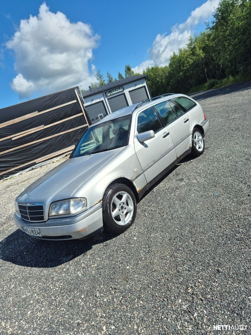 Mercedes-Benz C 230