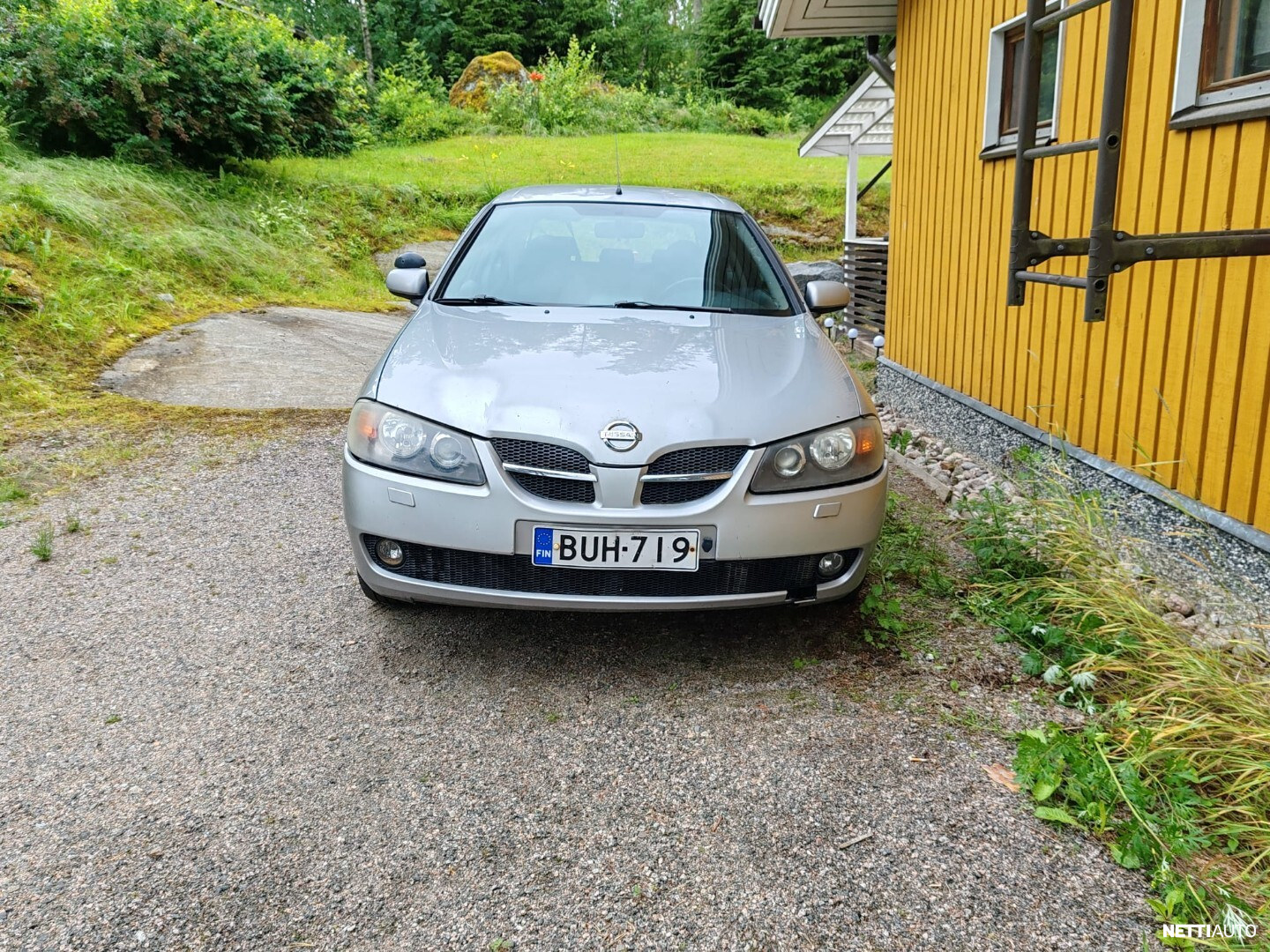 Nissan Almera