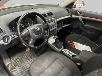 Skoda Octavia 2011, photo 4/5