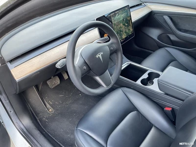 Tesla Model 3 Standard Range Plus 2021, photo 2/3