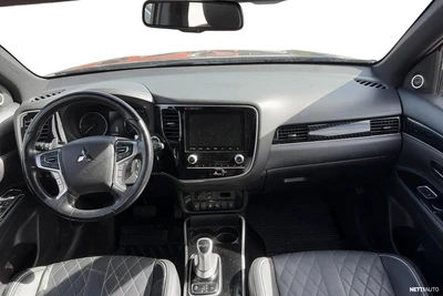Mitsubishi Outlander PHEV 2019, kuva 3/7