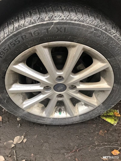 Ford Focus 5 ovinen 2003, kuva 3/8