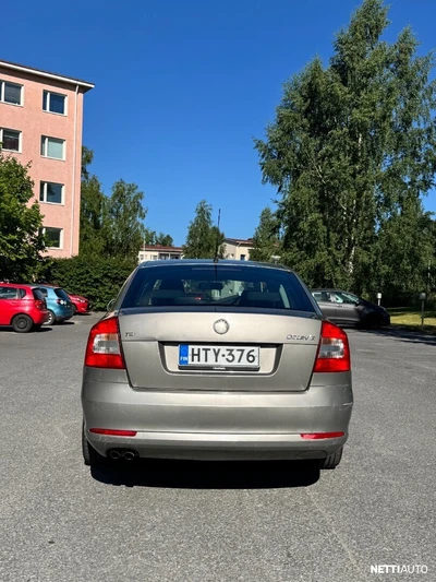 Skoda Octavia 2011, kuva 4/10