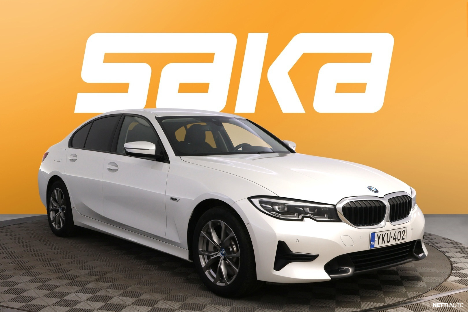 BMW 330