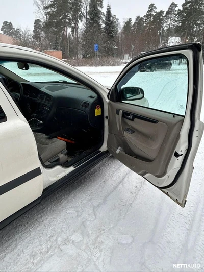 Volvo V70 Farmari 2001, kuva 6/7