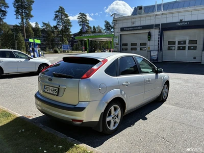 Ford Focus Hatchback 1.6 2006, photo 5/13