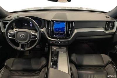 Volvo XC60 2022, photo 7/27
