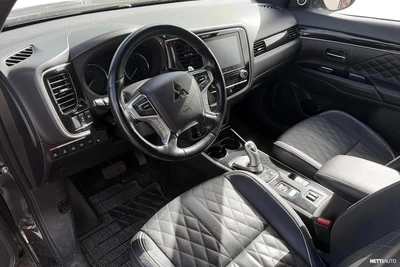 Mitsubishi Outlander PHEV 2019, kuva 4/7