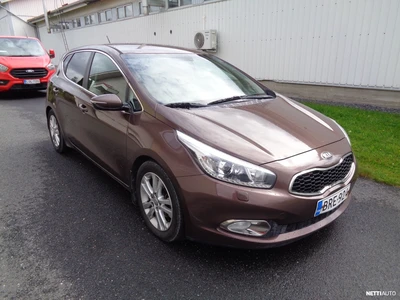 Kia Ceed 1,6 CRDi ISG EX 5D EcoDynamics 2013, photo 7/22