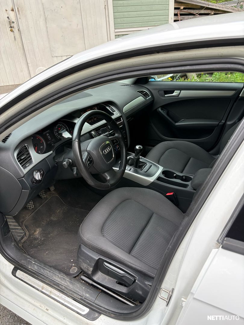 Audi A4 2010, photo 4/7