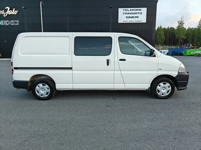 Toyota Hiace 2010, kuva 4/11