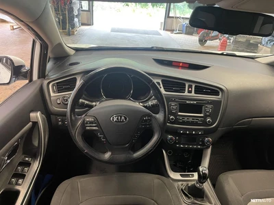 Kia Ceed 1.6 5D EX 2013, kuva 6/10