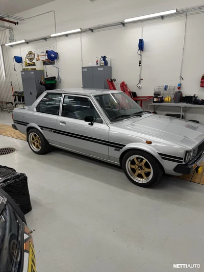 Toyota Corolla 1981, kuva 1/11