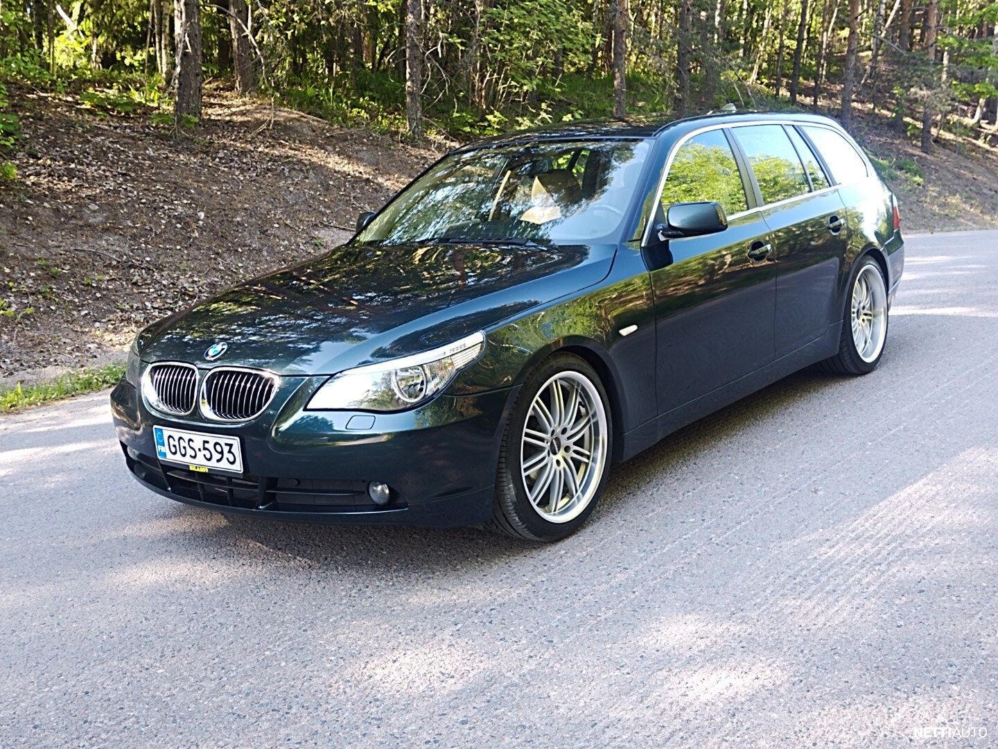 BMW 523
