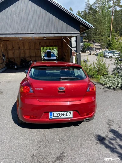 Kia Ceed 1,6 CRDi ISG EX 3D EcoDynamics 2010, photo 2/15