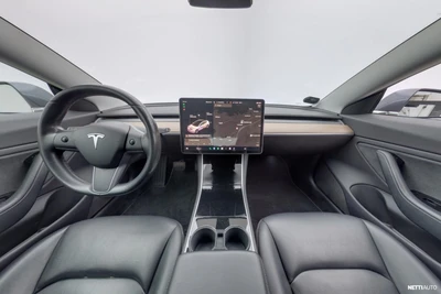 Tesla Model 3 2019, kuva 7/10