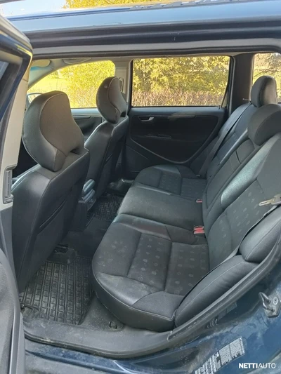Volvo V70 2002, photo 7/12