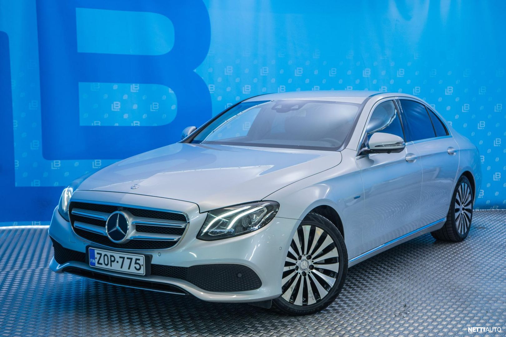 Mercedes-Benz E