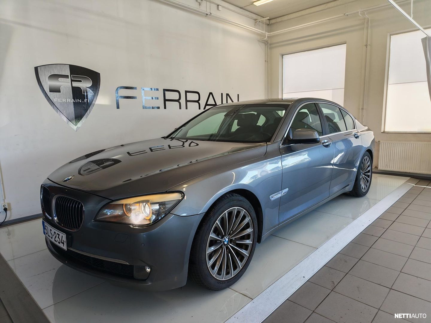 BMW 750