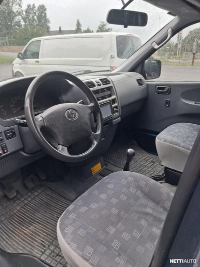 Toyota Hiace Bussi 2007, photo 2/13