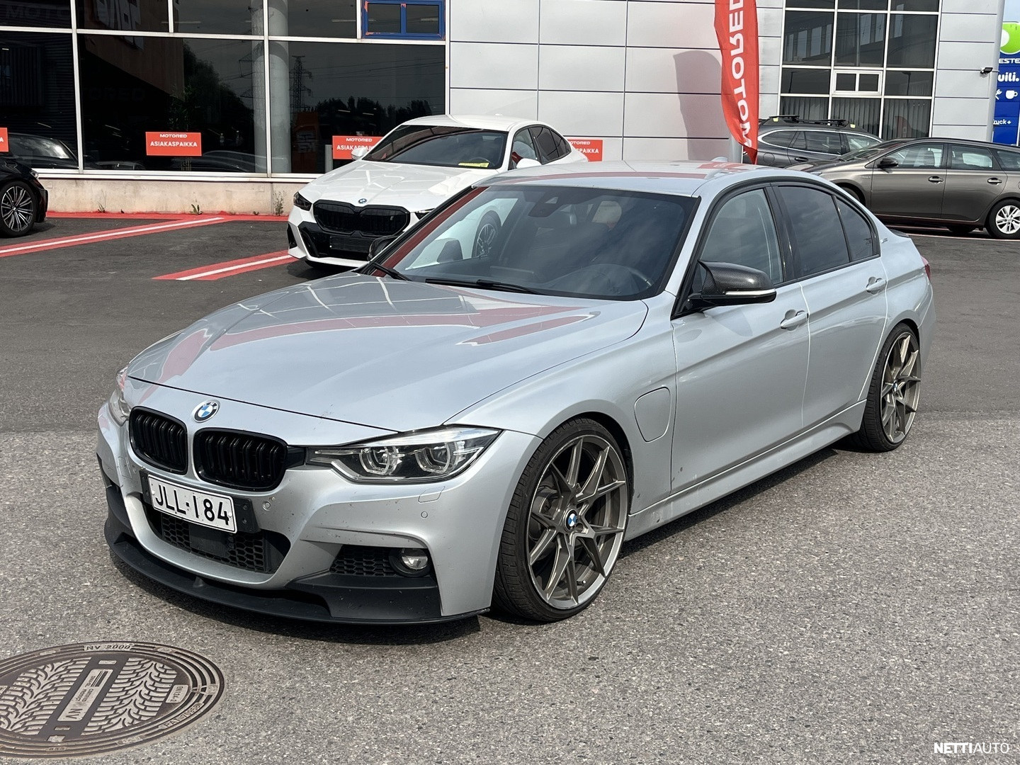 BMW 330