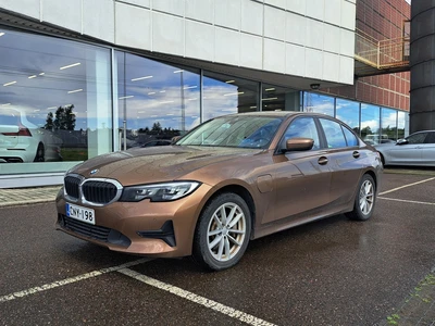BMW 330 G20 Sedan 330e A Charged Edition 2019, kuva 3/14