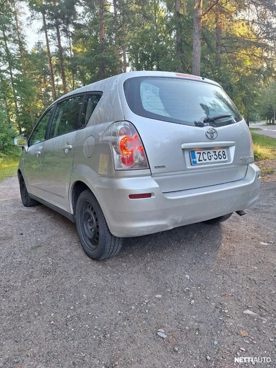 Toyota Corolla Verso 2004, kuva 4/11