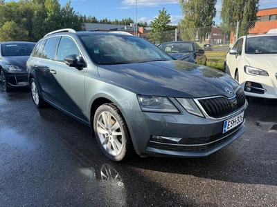 Skoda Octavia Combi 1,5 TSI Style 2020, photo 2/14