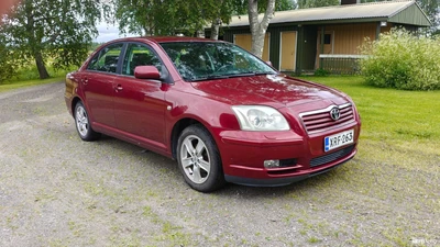 Toyota Avensis 2003, kuva 1/15
