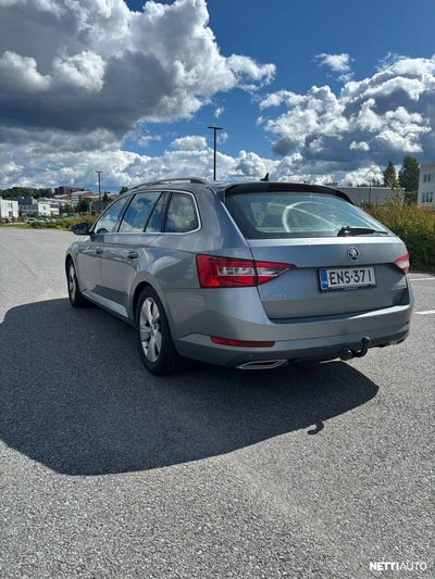 Skoda Superb 2016, photo 3/10
