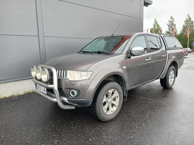 Mitsubishi L200 . 2012, kuva 1/4