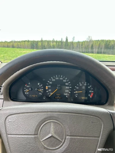Mercedes-Benz C 1994, kuva 7/12