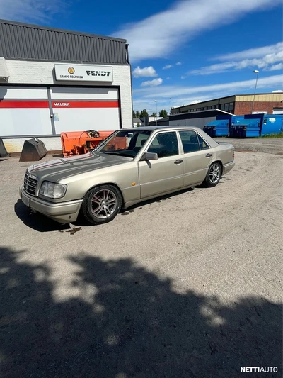 Mercedes-Benz E 200 Elegance 2,0 4d 1995, kuva 7/14
