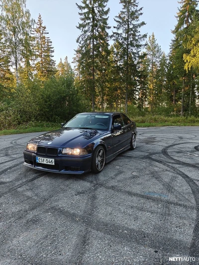BMW 320 1995, photo 1/9