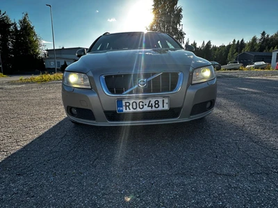 Volvo V70 2,4D Summum aut 2008, kuva 6/12