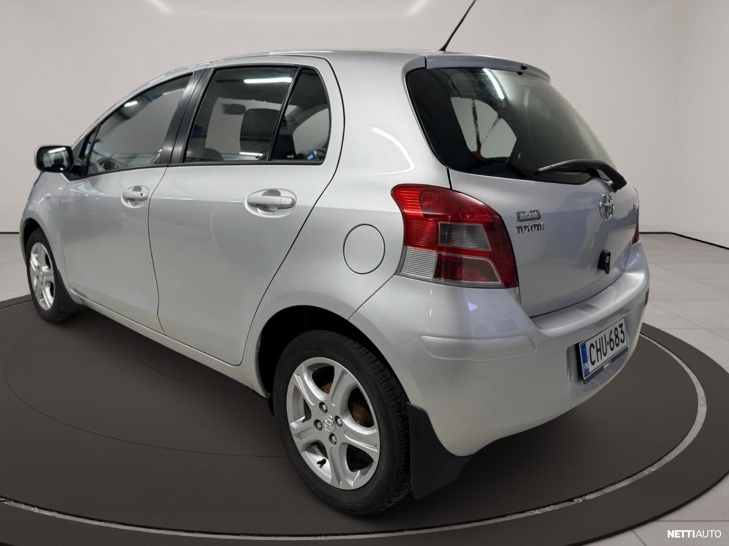 Toyota Yaris 2010, photo 7/16