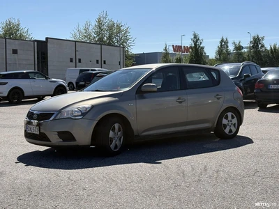 Kia Ceed 2010, photo 4/7