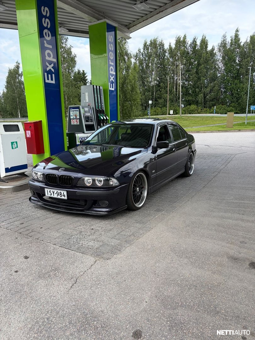 BMW 523