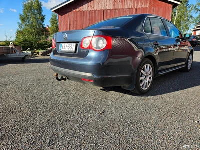 Volkswagen Jetta 2009, photo 1/7