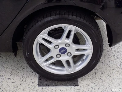 Ford Fiesta 2015, photo 5/18