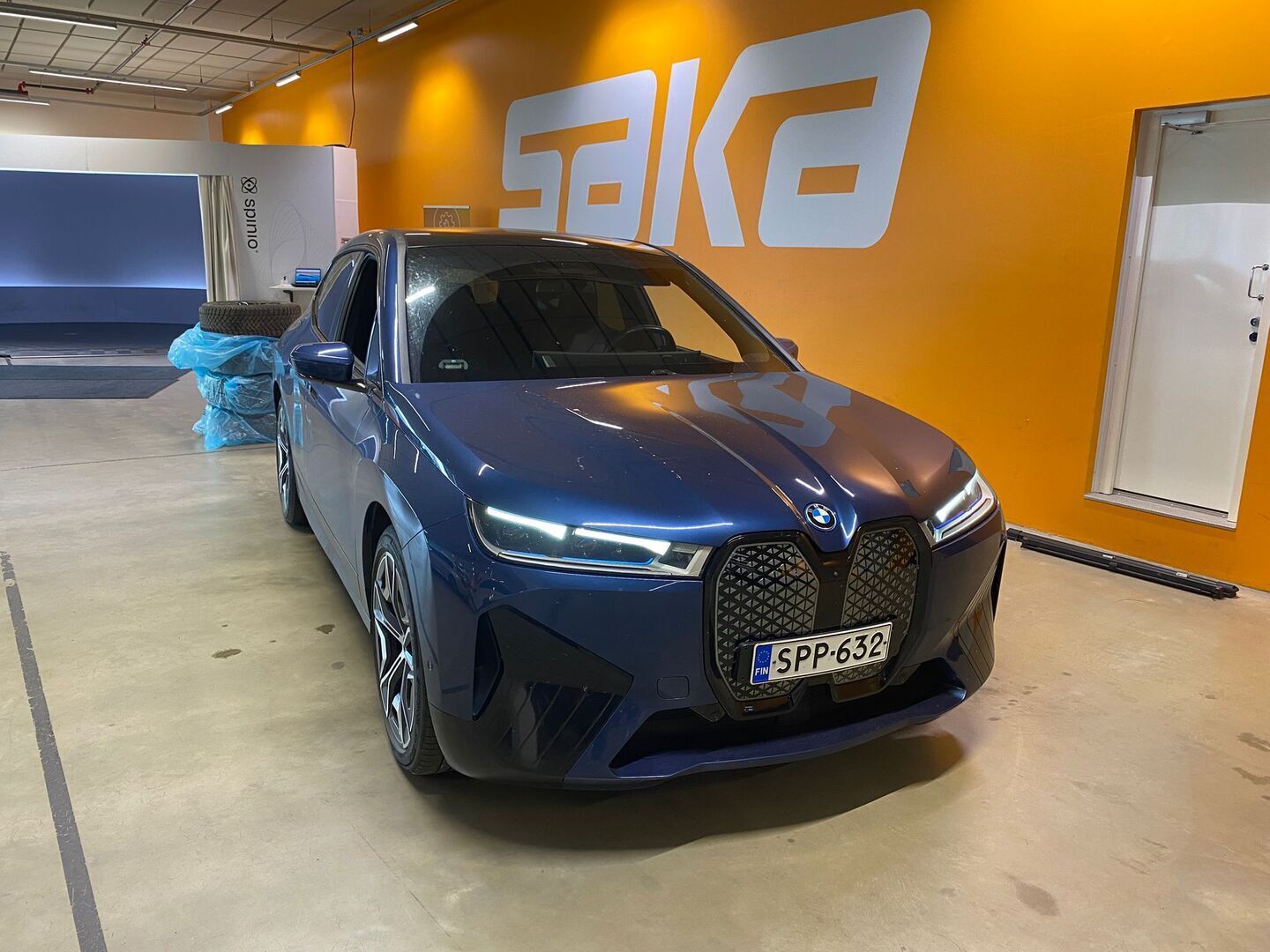 BMW iX