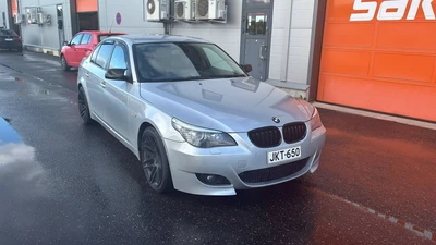 BMW 530 E60 Sedan 2009, photo 2/6