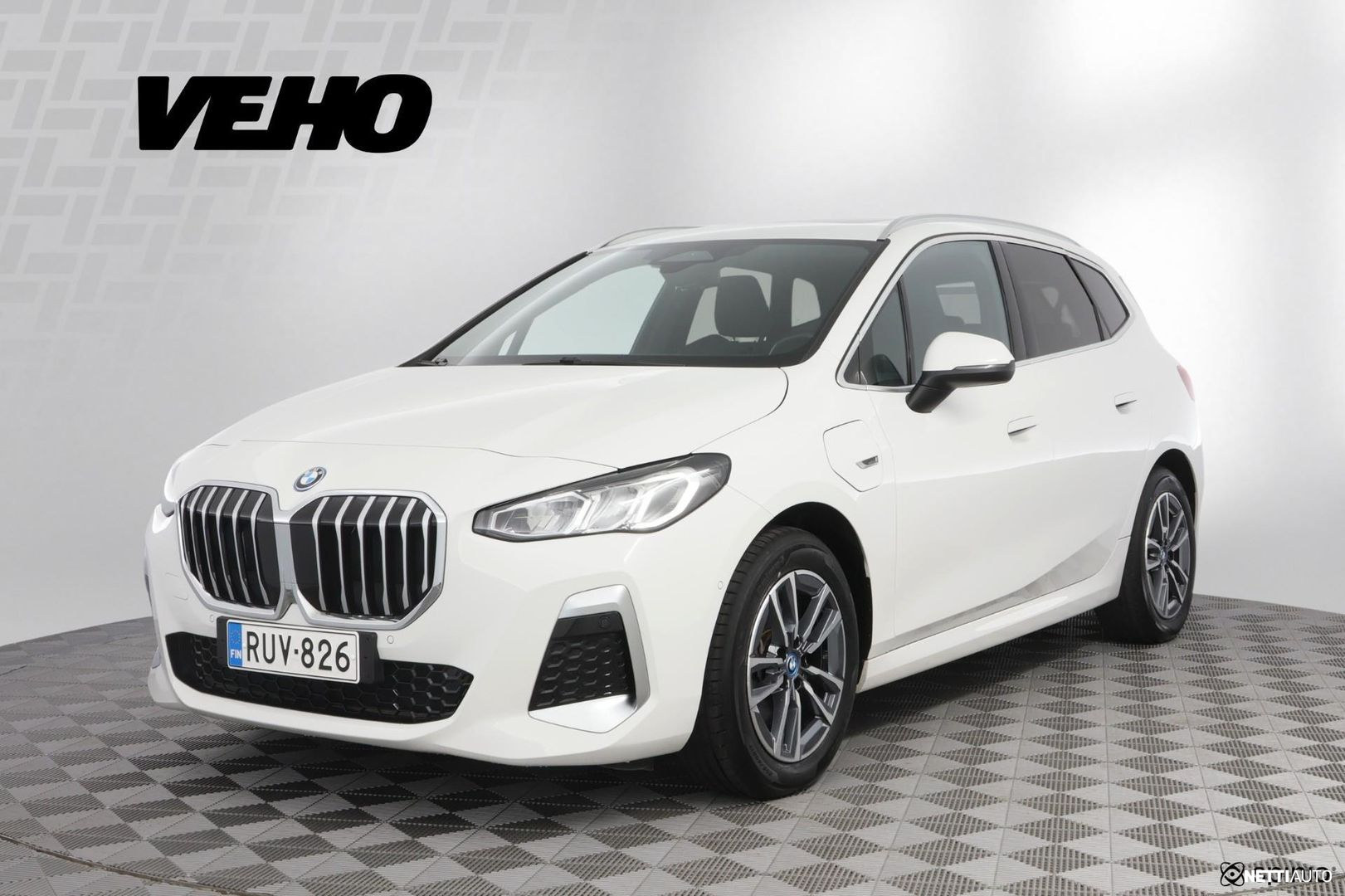BMW 225