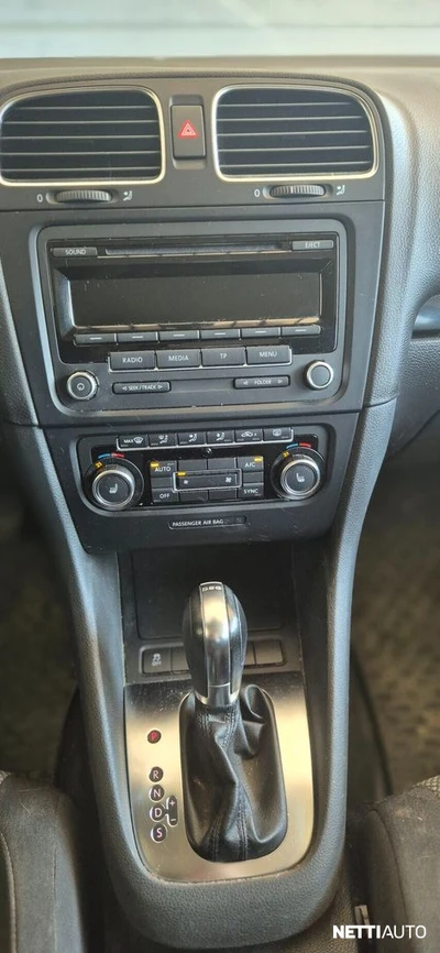 Volkswagen Golf 2012, kuva 7/10