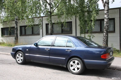 Mercedes-Benz E 280 1996, kuva 3/15