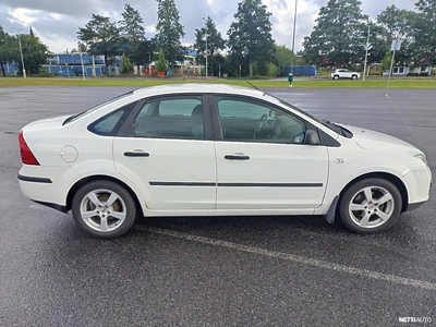 Ford Focus 2005, photo 6/15